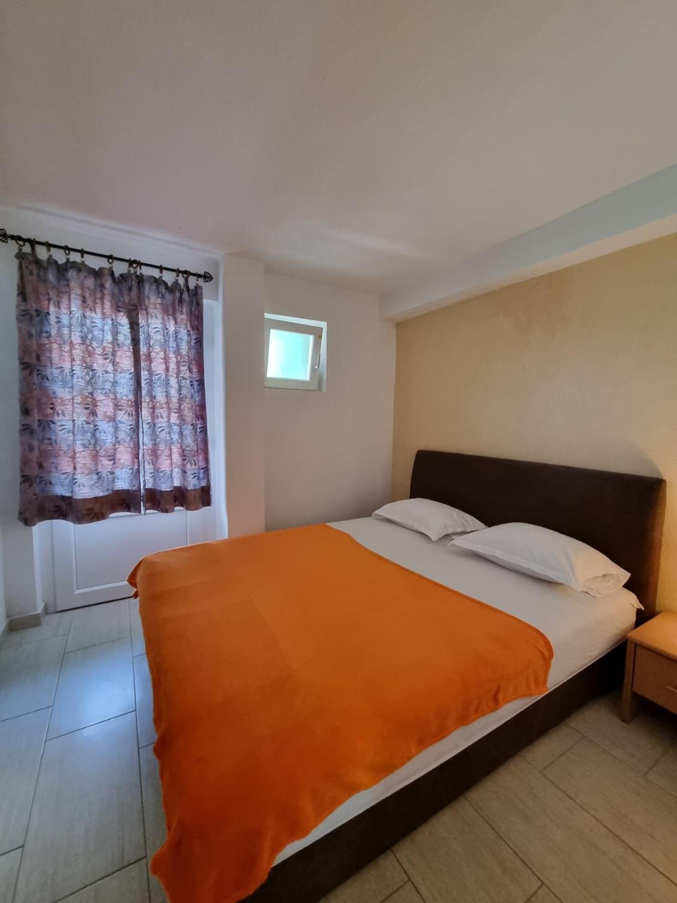 Apartments Vranes Tivat Extérieur photo